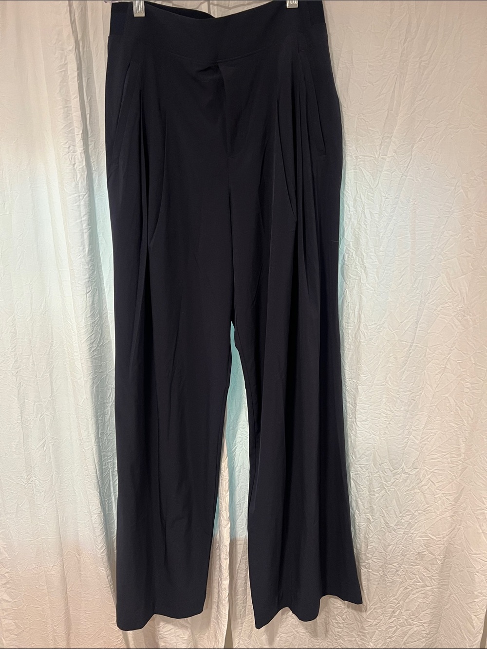 Athleta  any blue High-Rise Wide Leg trousers. Size 6